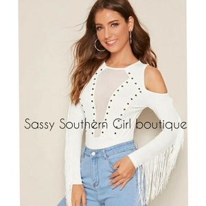 🆕⭐ Boho White long sleeve fringe bodysuit
